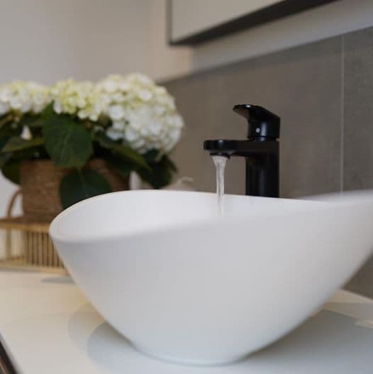 Modernes Badezimmer